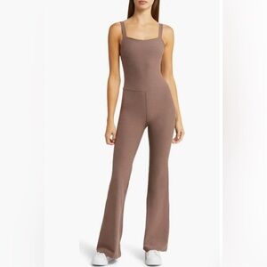 New Beyond Yoga Spacedye Hit The Scene Flare Jumpsuit Truffle Heather Small